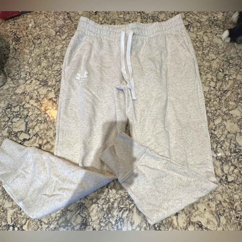 Women’s under Armour sweatpants